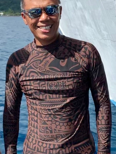 Men's Long-Sleeve Rash Guard ~ Matamua Print ~ Brown/Black